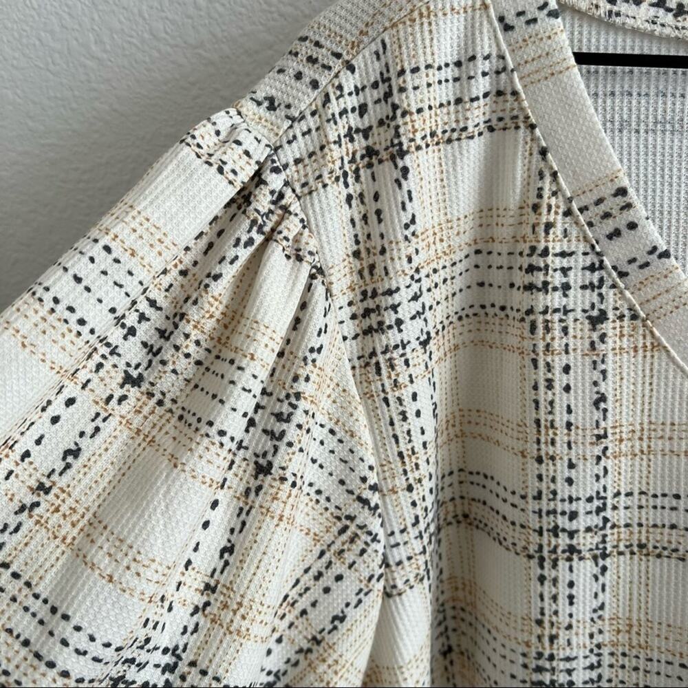 NWT Zac & Rachel Woman Plaid Print V-Neck Ruffle Sleeve Detail 3X - Picture 2 of 9